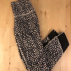 Lululemon leggings size 4 EUC